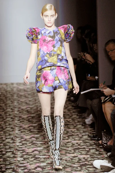 Look 14